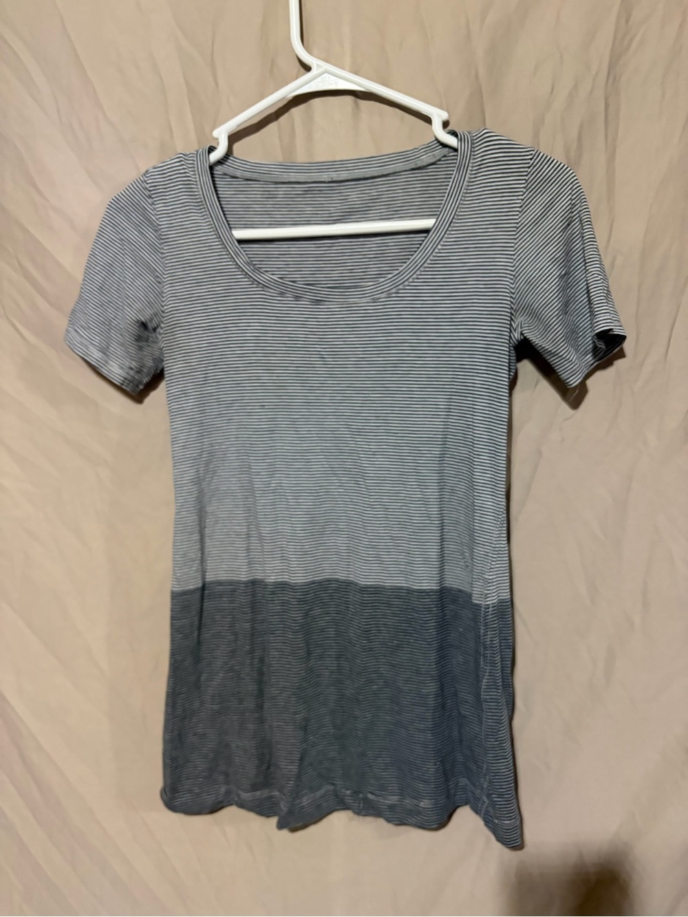 Lululemon T-shirt